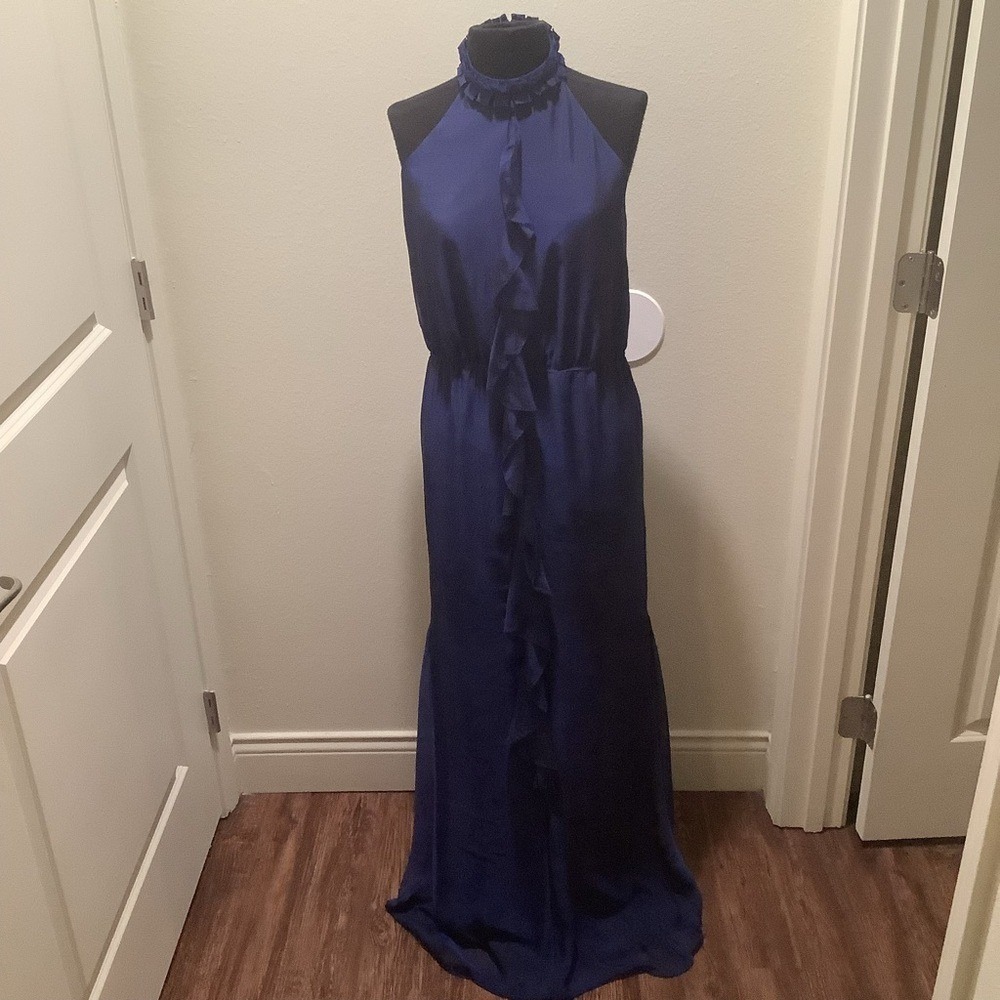 Vera Wang White Navy Blue Ruffle Halter Neck Open Back‎ Maxi Formal Gown Dress